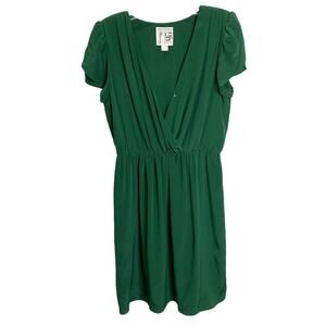 Beyond Vintage Women's Sz M Mini Dress Green Silk Short Sleeve Pleated V-Neck